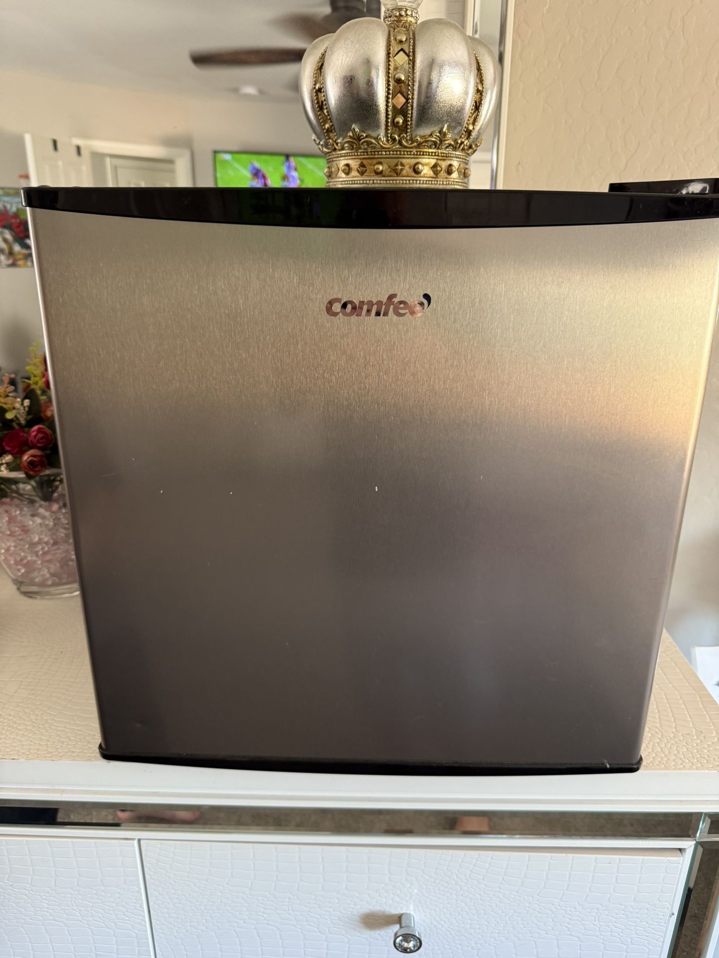 Comfee Mini Fridge 