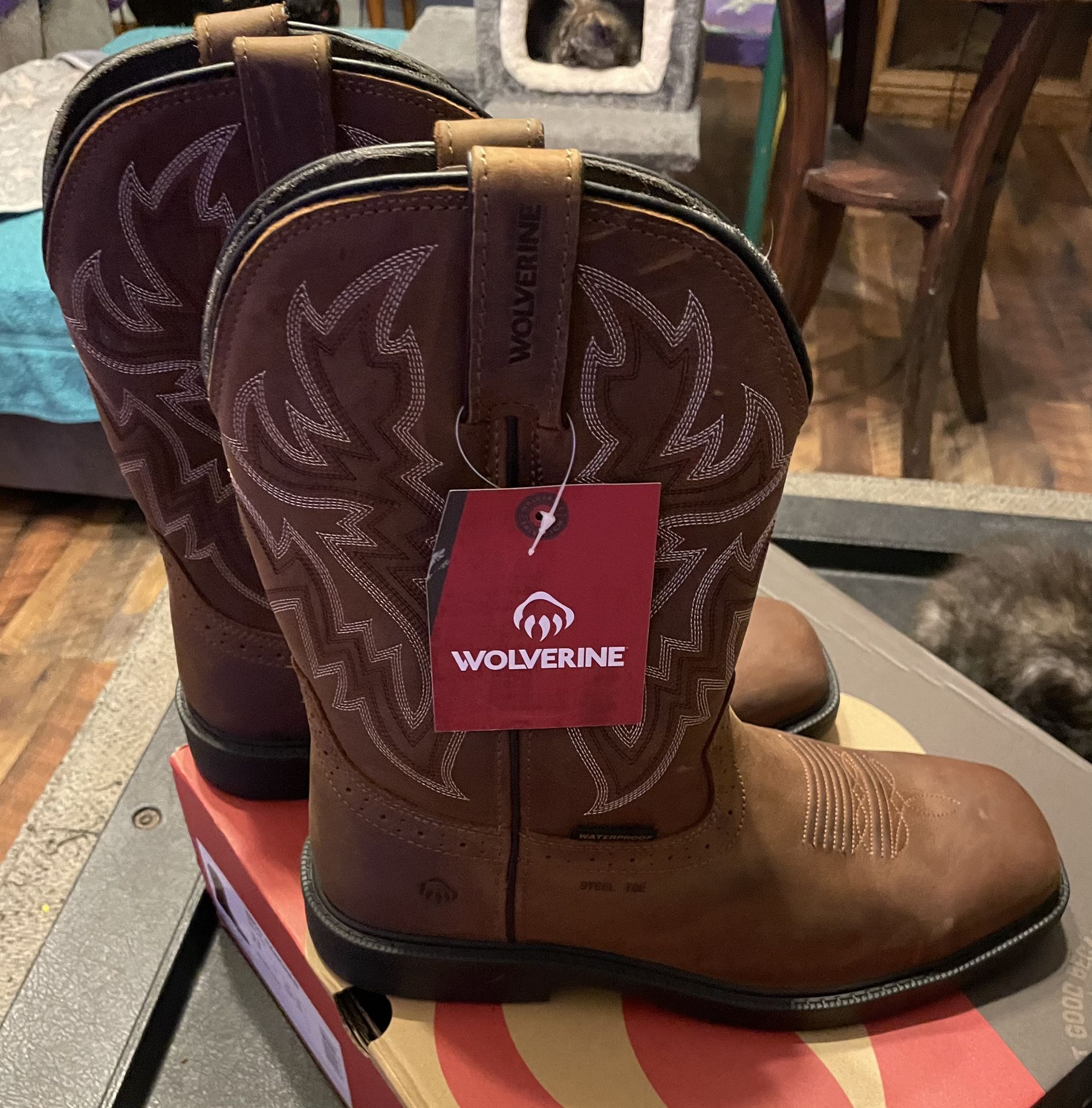 NEW MENS WORK BOOTS STEEL TOE AND WATERPROOF SIZE 11