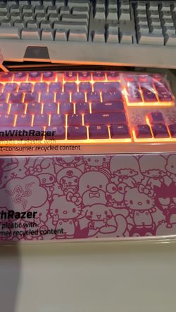 Razer Hello Kitty Keyboard And Mouse Pad