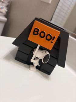 Brand new Halloween snoopy toothbrush holder