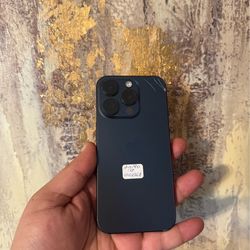 iPhone 15 pro 138 Gb unlocked