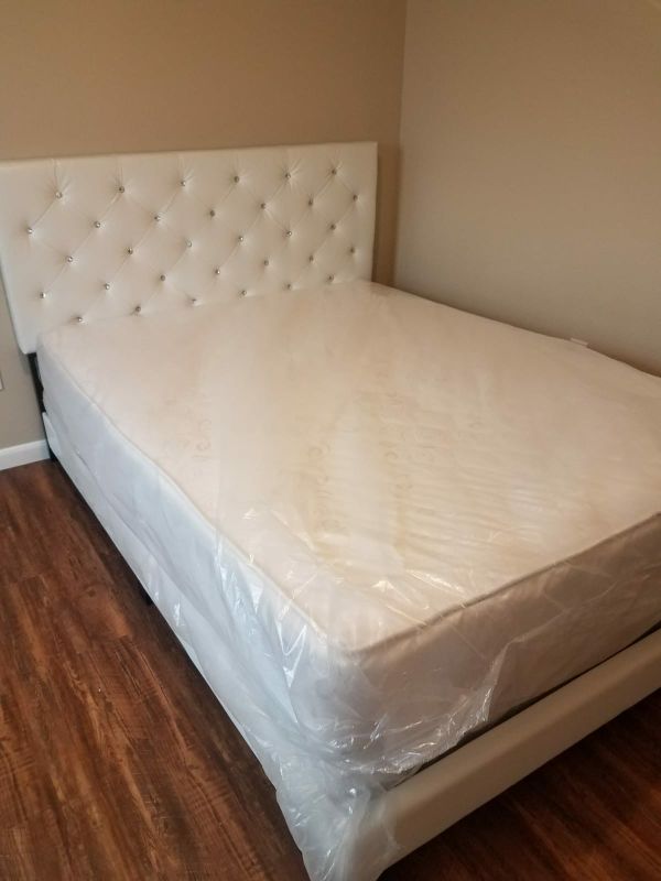 White Diamond Bed Frame Mattress For Sale In Houston Tx Offerup