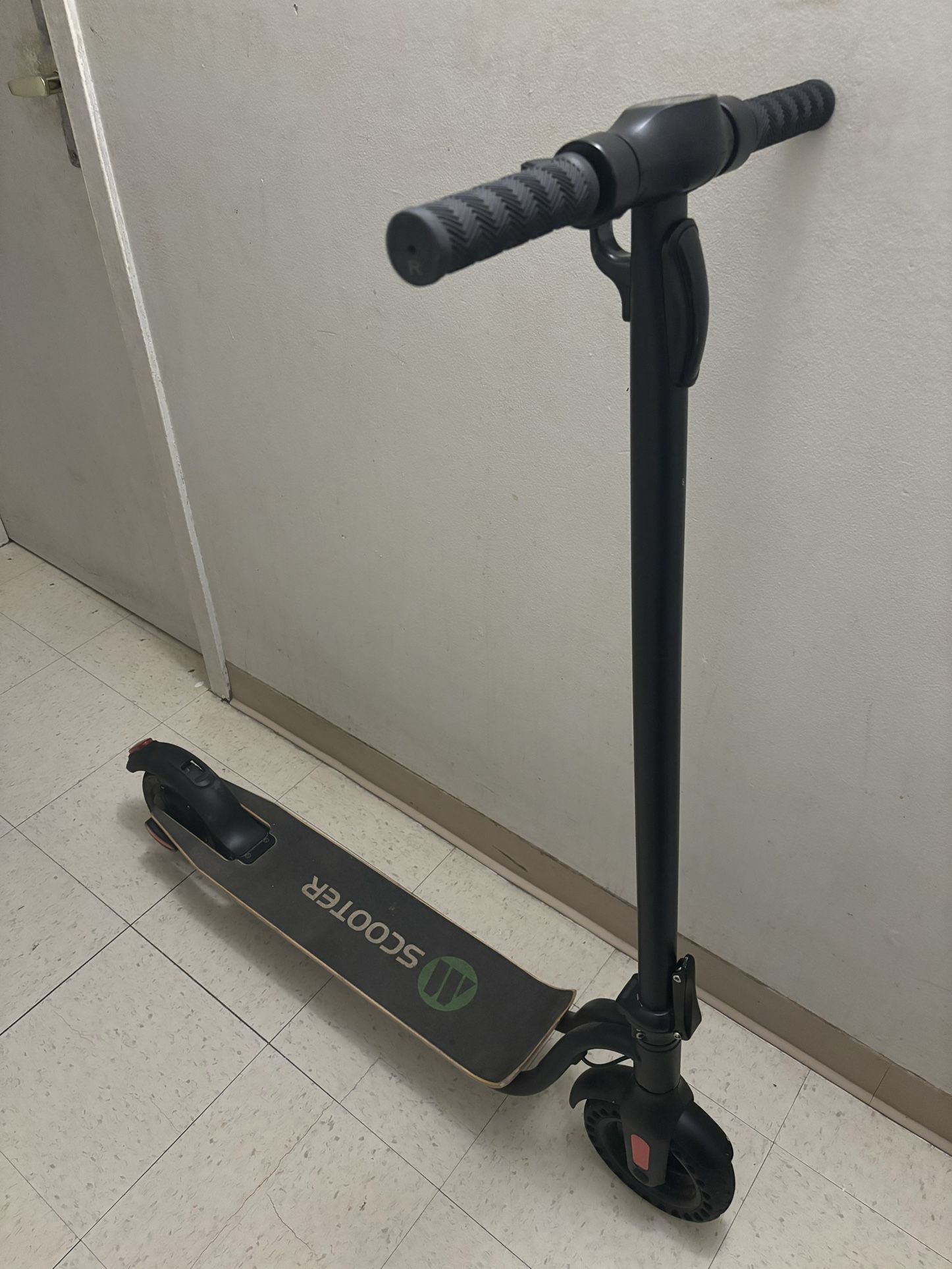 Skip the gas, save Cash! Reliable Electric Scooter