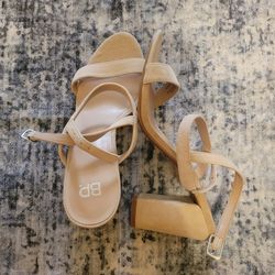 Beige sandals size 8 cash only