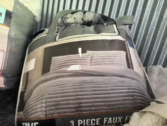 Frye bed comforters