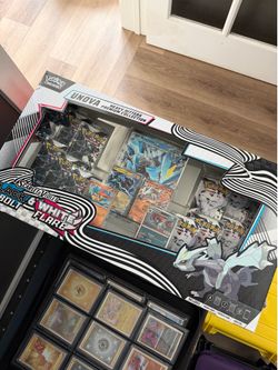 Pokemon Unova Heavy Hitters Premium Collection - SV: Black Bolt