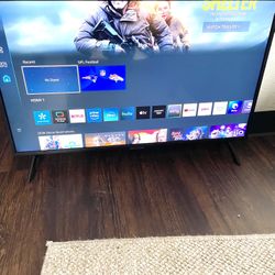 32”Samsung QLED 4K 2160p Smart Tizen OS Quantum Dot 2024