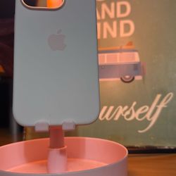 IPhone 15 Pro Pink Silicone Case (Apple)