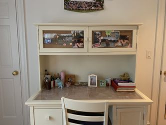 Pottery Barn Teen Desk and Matching Desk Chair