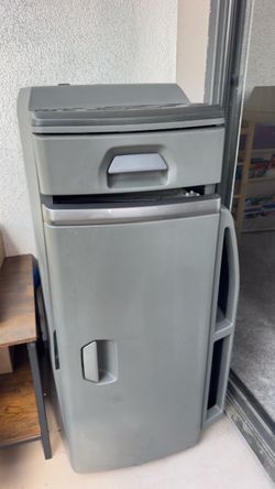 Volvo VNL 760 Fridge Refrigerator