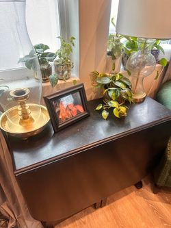 Drop leaf table
