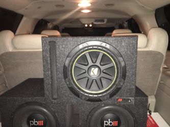 Kicker Coomp 10”subwoofer in ported box new
