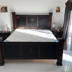 King Size Bedroom Set Beautiful Wood!