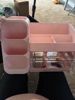 Make up organizer
