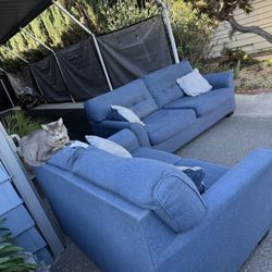 SOFAS/ COUCHES :2 Piece Living Room Set With Full Sleeper