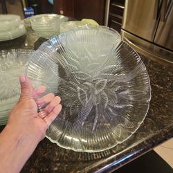 Arcoroc Canterbury Plates 12 Big Plates 12 Small 7 3/4 "