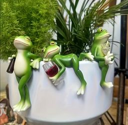 A B C Garden Frog Statue Ornament