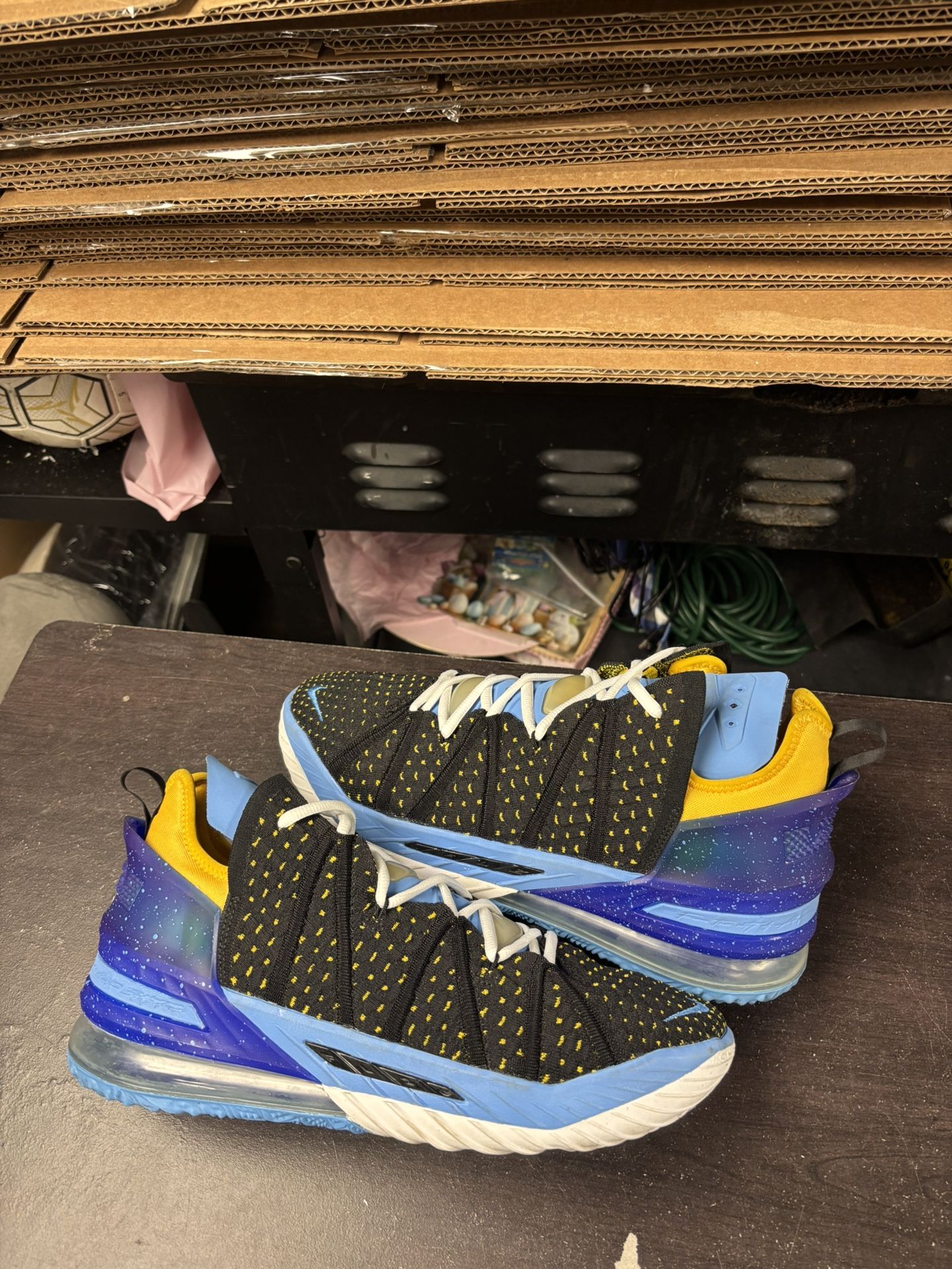 Nike LeBron 18 Dynasty Minneapolis Lakers