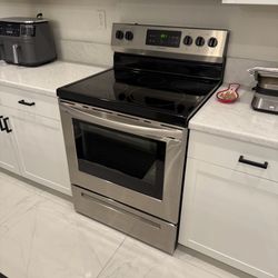Kitchen Stove Oven 30 in. 5 Element Freestanding Electric Range in Stainless Steel with Dual Expandable Element and Quick Boil