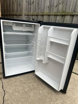 Haier Mini Fridge