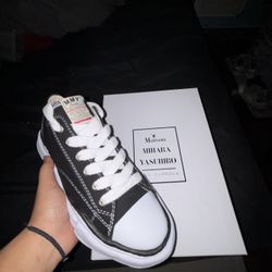 Maison Miharas Black Low