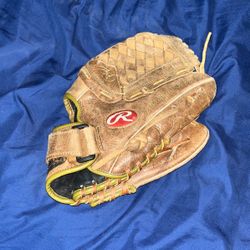 Medium Size Baseball Glove 