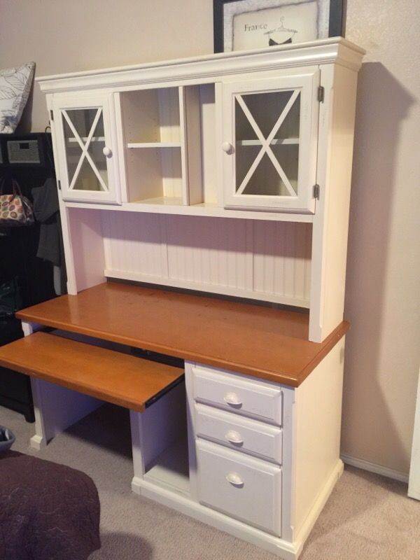 Kathy Ireland Home by Martin Furniture - Southampton Oyster Deluxe Computer desk with hutch