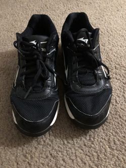Mizuno youth baseball cleats