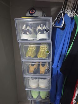 I got 7 yeezy 2 robes 1 jordan 8 all sz 11