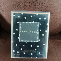 Marc Jacobs Day Of Flower