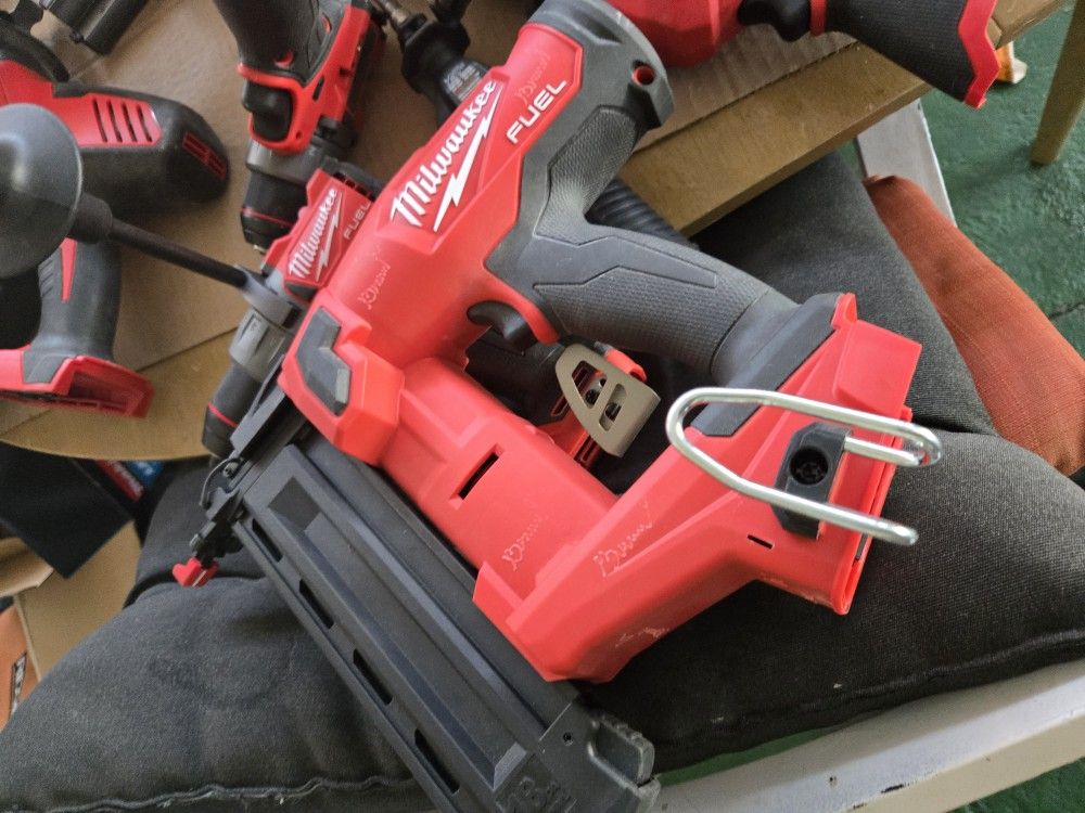 Milwaukee M18. 18 Gauge Nailer