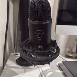 Blue Yeti  Studio Microphone  kit w/Arm, Stand  & Shock Absorber 