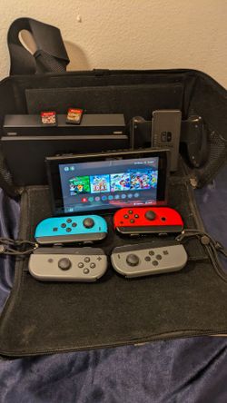Nintendo Switch Bundle HAC-001 + 4 Joy-Cons + Dock + Mario Kart 8 + Zelda BOTW