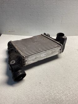 Porsche Macan Turbo Front Right Passenger Side Turbo Intercooler 2015 - 2018 OEM