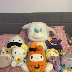 bundle of plushies 