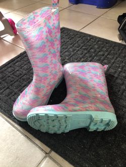 girls Pink rain boots