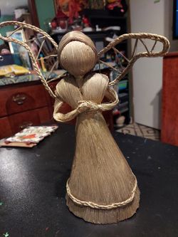 Vintage Handcrafted Woven Straw Anjel Figurine, Made In Costa Rica $10.00