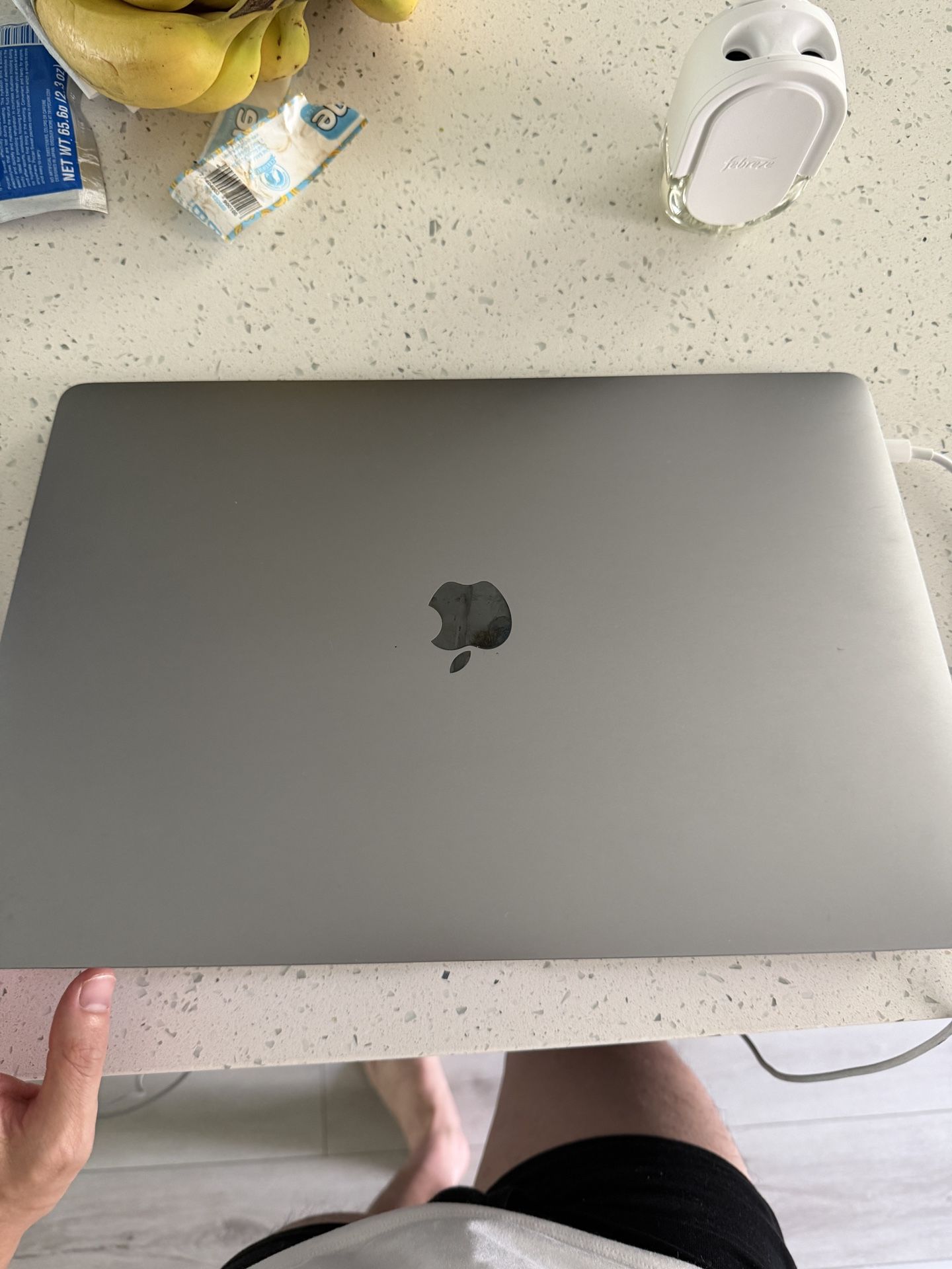 2019 MacBook Pro 15 Inch 32 Ram 500gb HD
