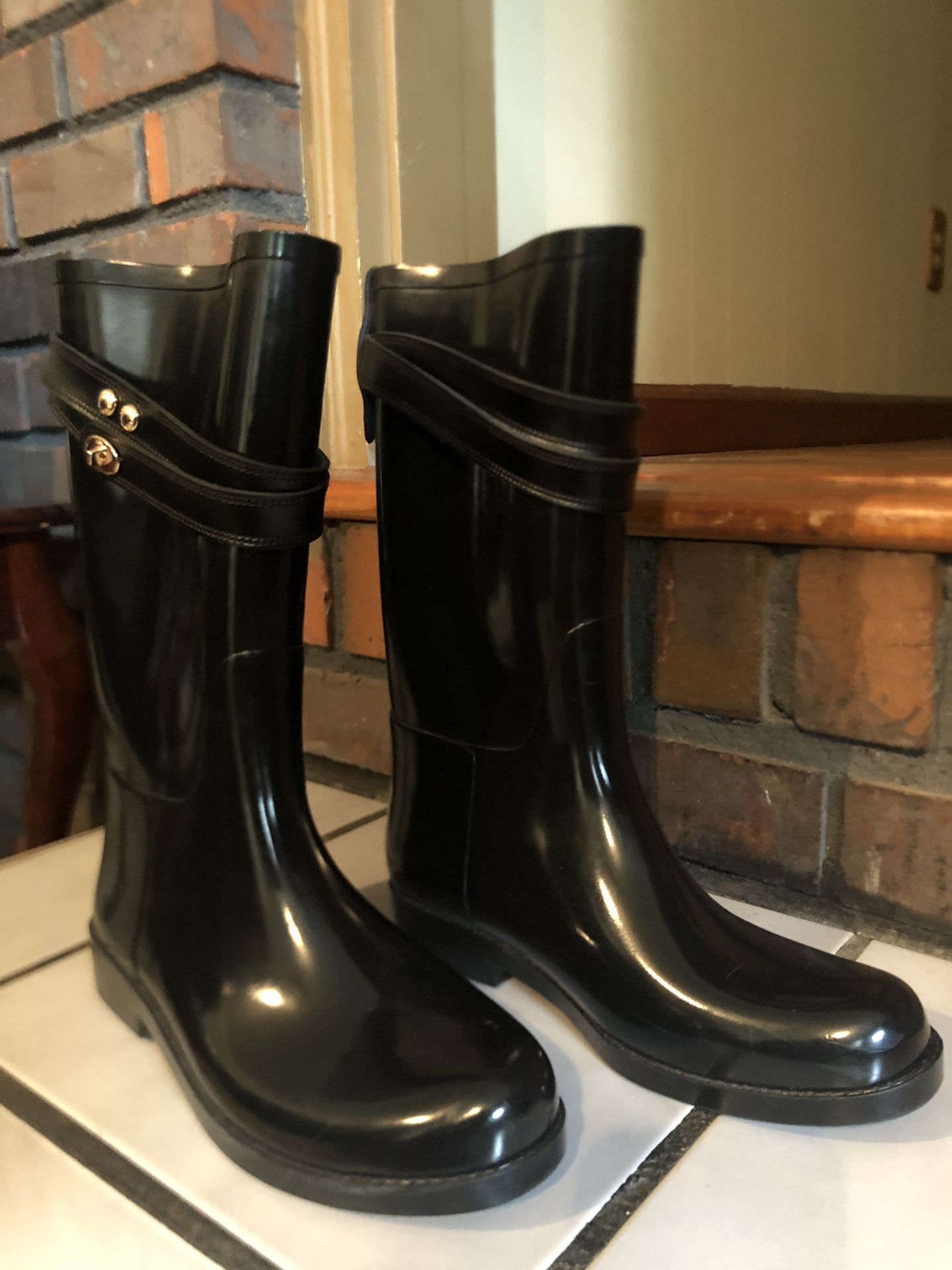 Women’s Rain Boots, size 8