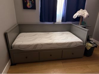 Daybed - MATTRESS NOT included