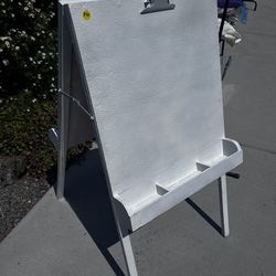 2 Sided Easel With Shelves 