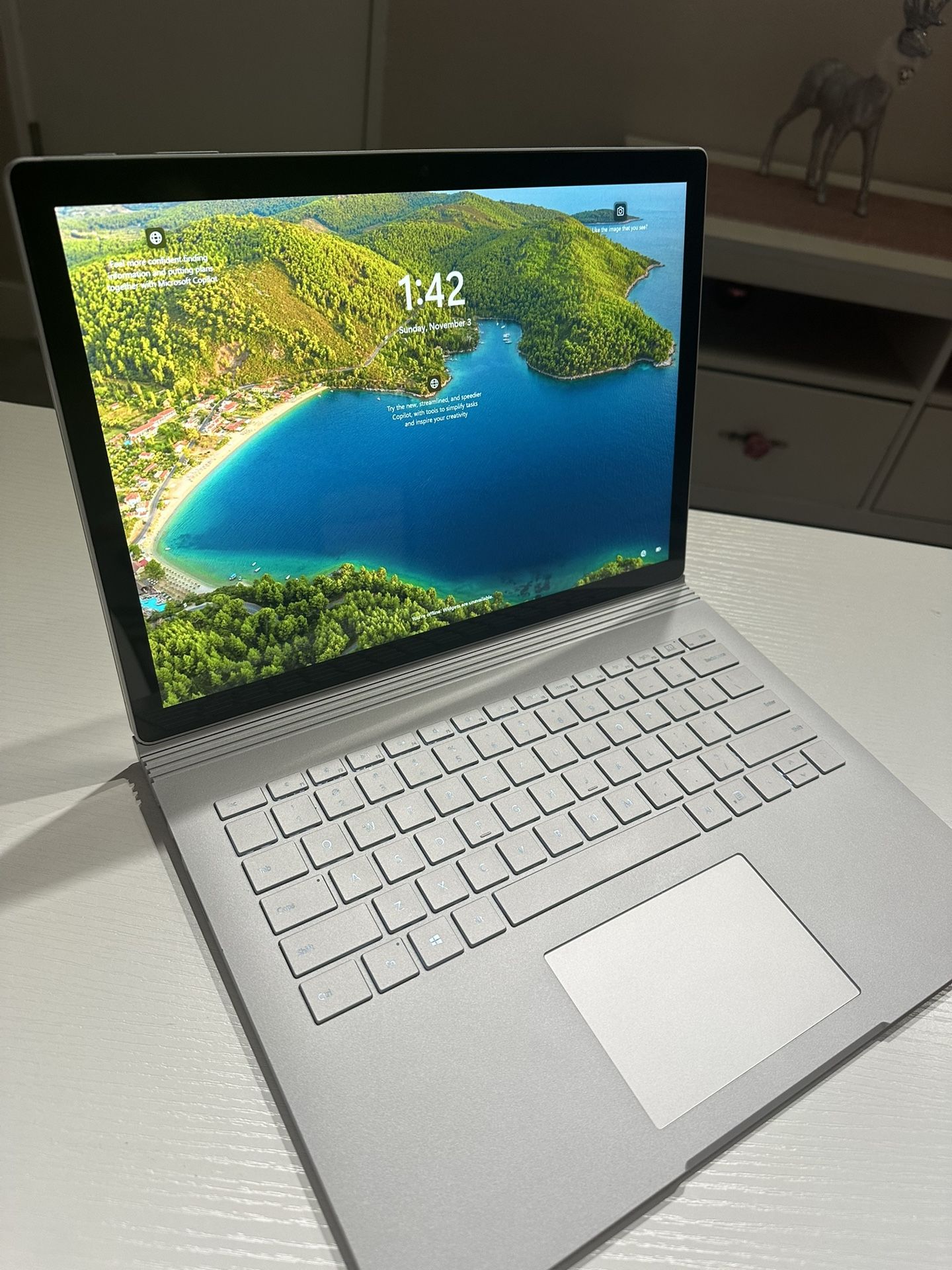 Microsoft Surface Book 2