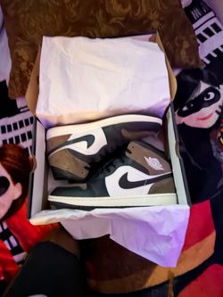 Air Jordan 1 mid black/palomino size 11