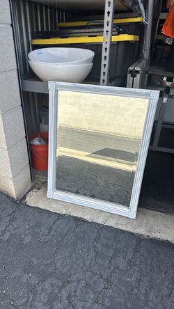 Cute mirror size in pictures $10