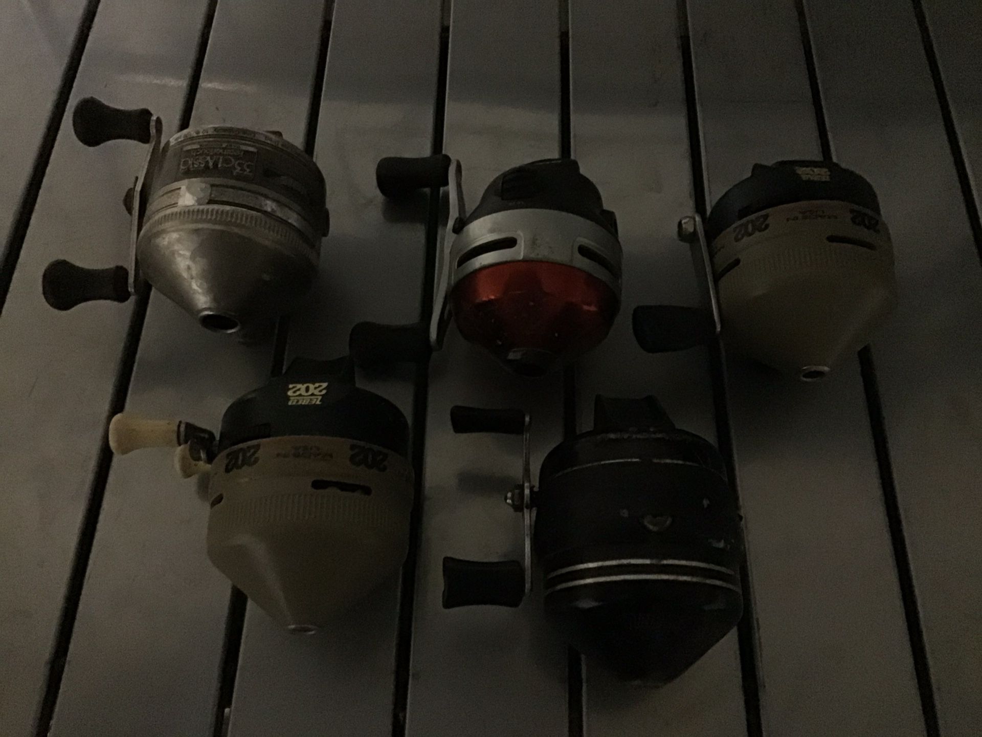 Five fishing reels for 30.00