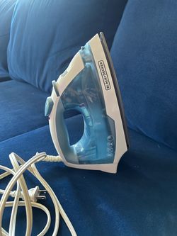 Black and decker iron