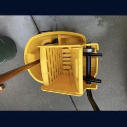 Ruber Maid Mop bucket