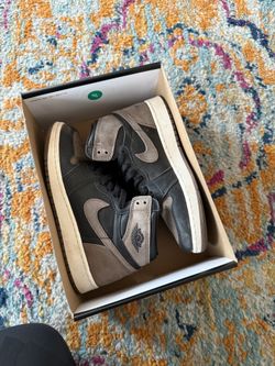 air jordan retro high og black metalic gold palomino