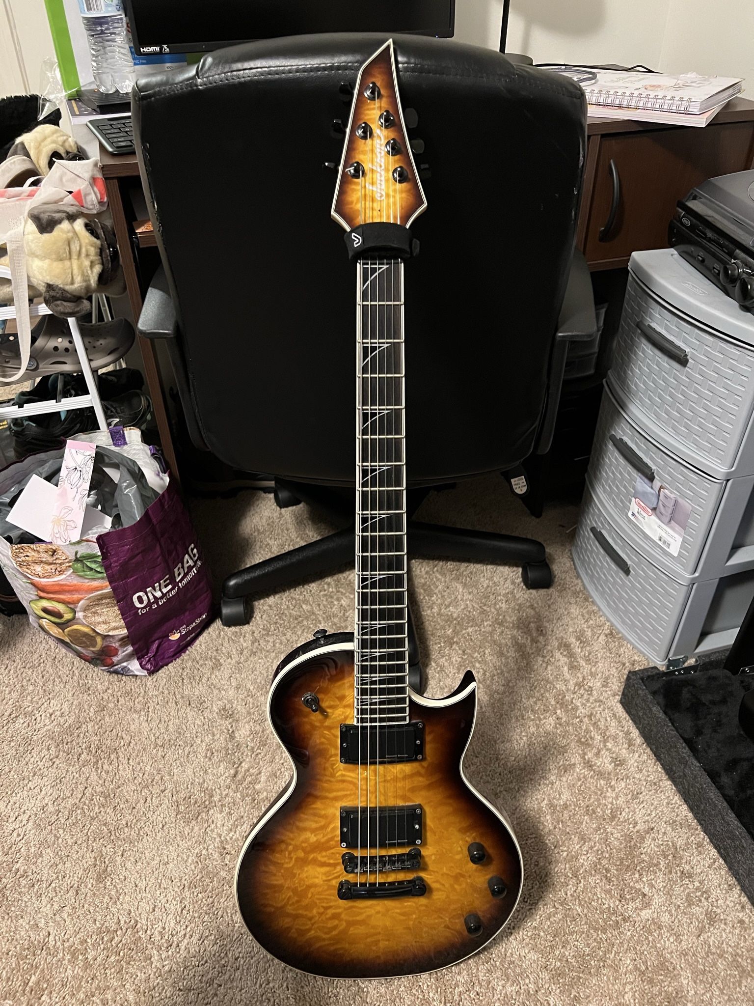 Jackson monarkh Pro