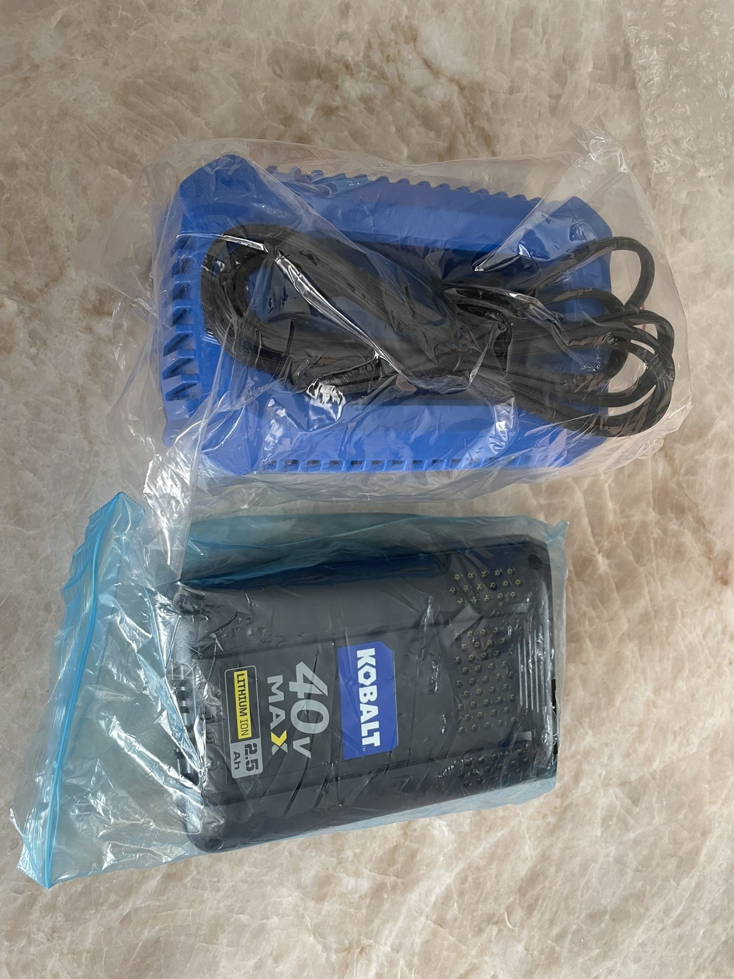 Kobalt 40V MAX 2.5Ah Li-Ion Battery & charger (Brand new)